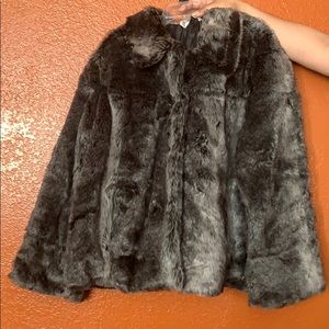 Lovely gray faux fur jacket 22/25 🌻
